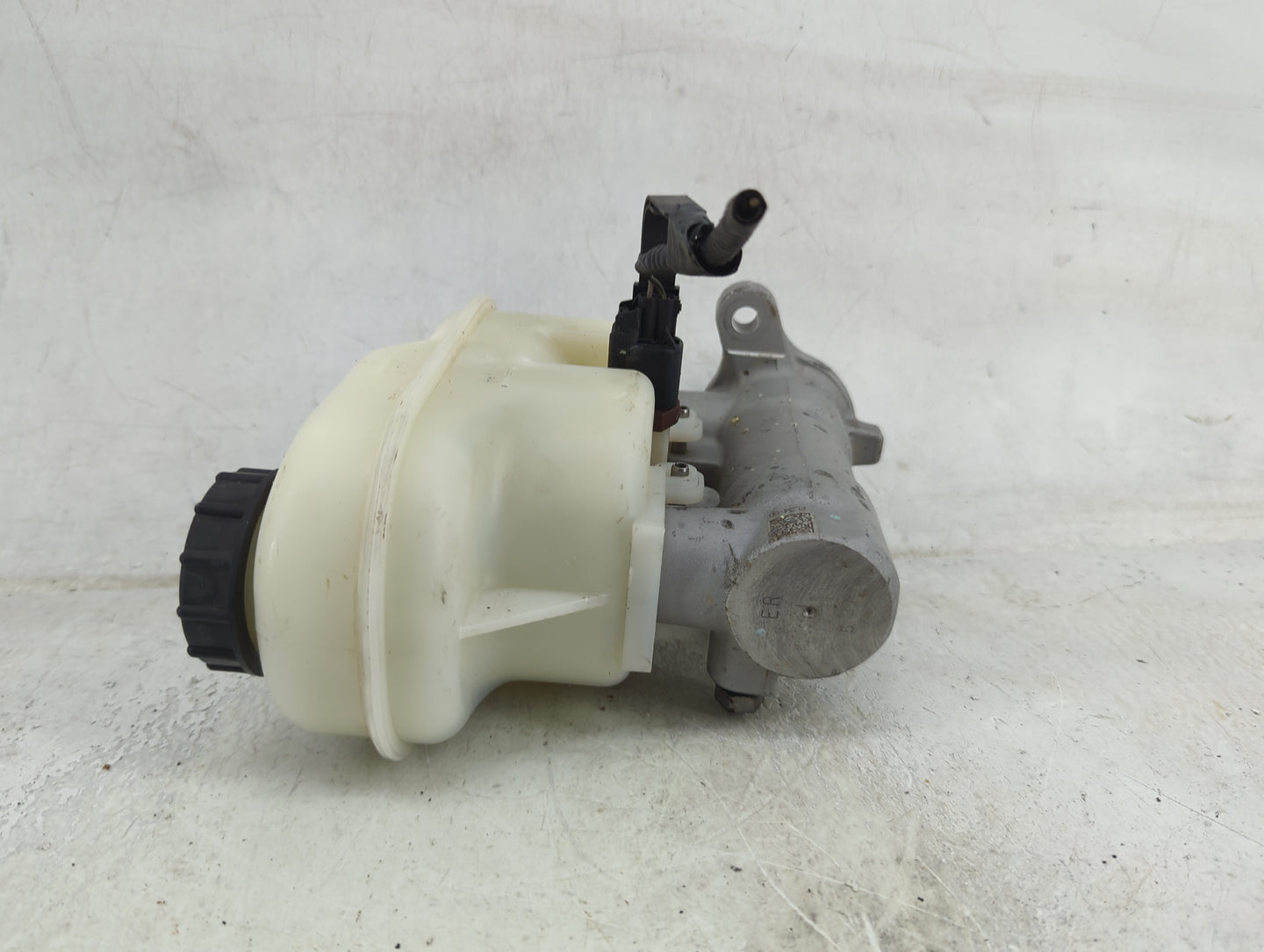 Ford F150 Brake Master Cylinder 1490877 - Oemusedautoparts1.com