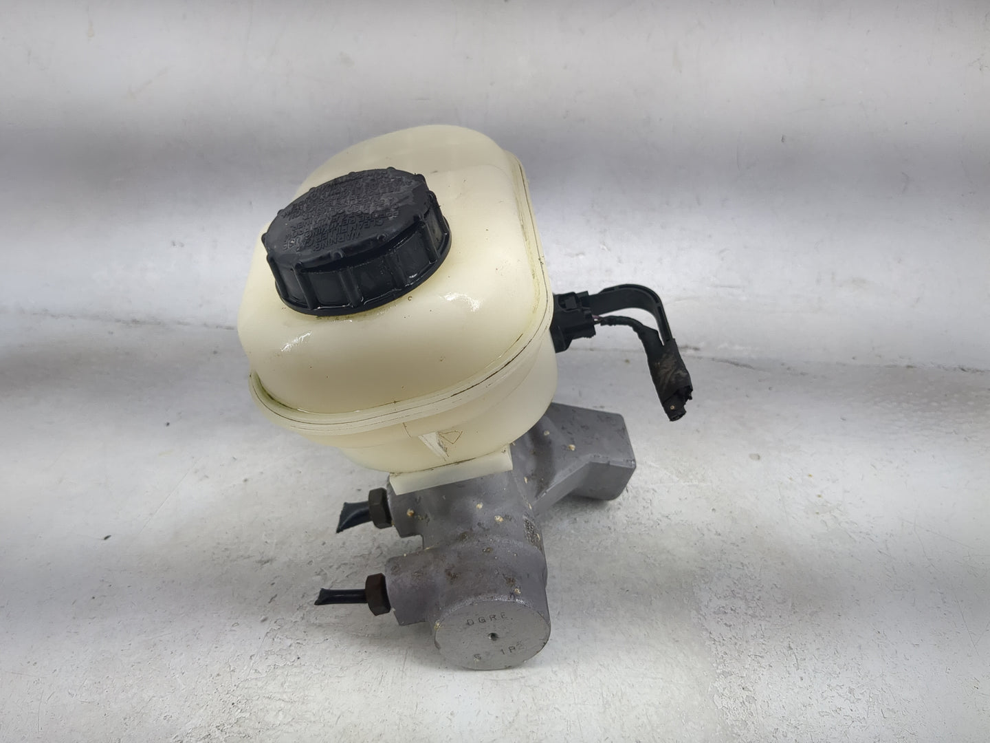 Ford F150 Brake Master Cylinder 1492140 - Oemusedautoparts1.com