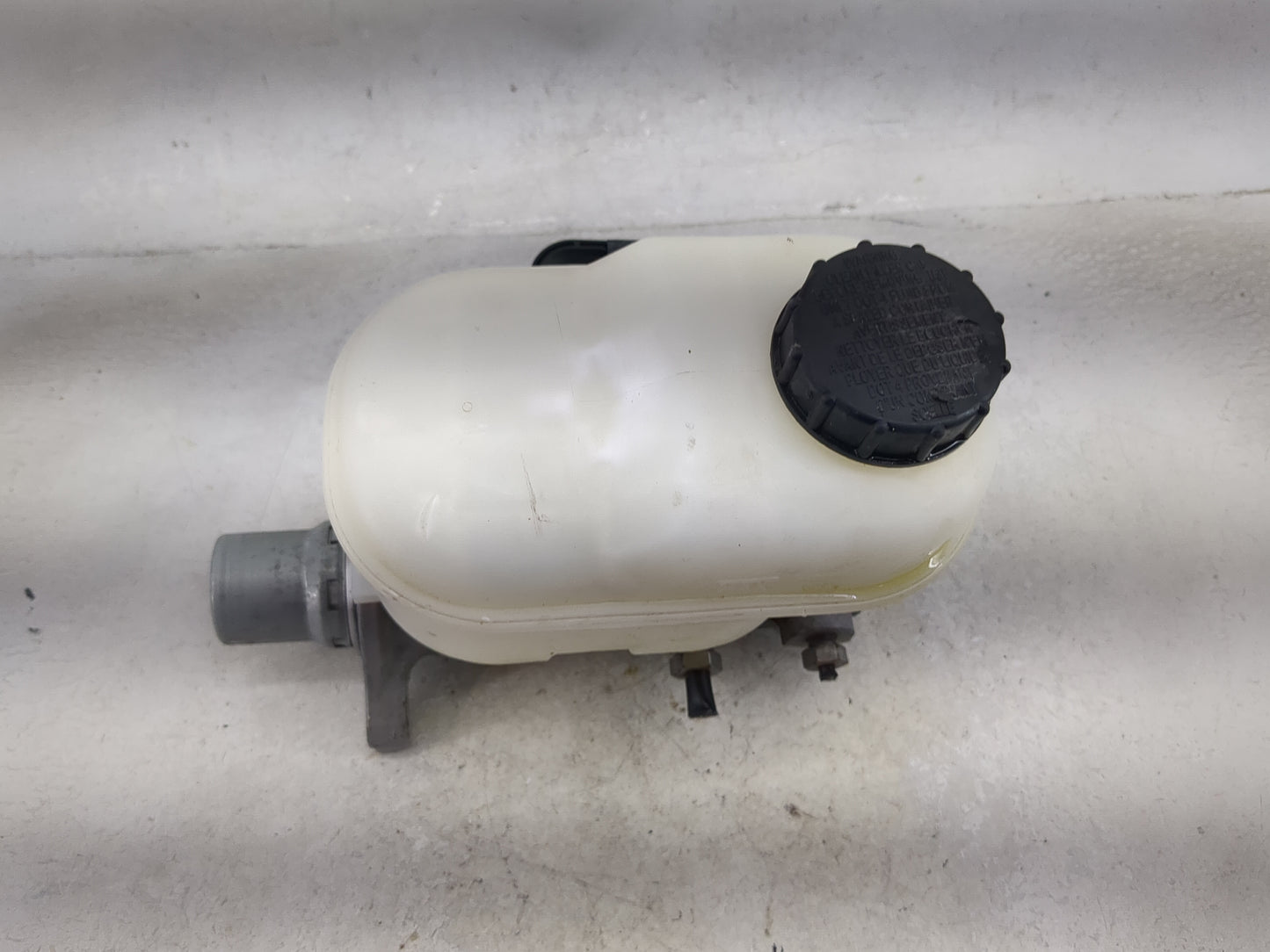 Ford F150 Brake Master Cylinder 1492516 - Oemusedautoparts1.com
