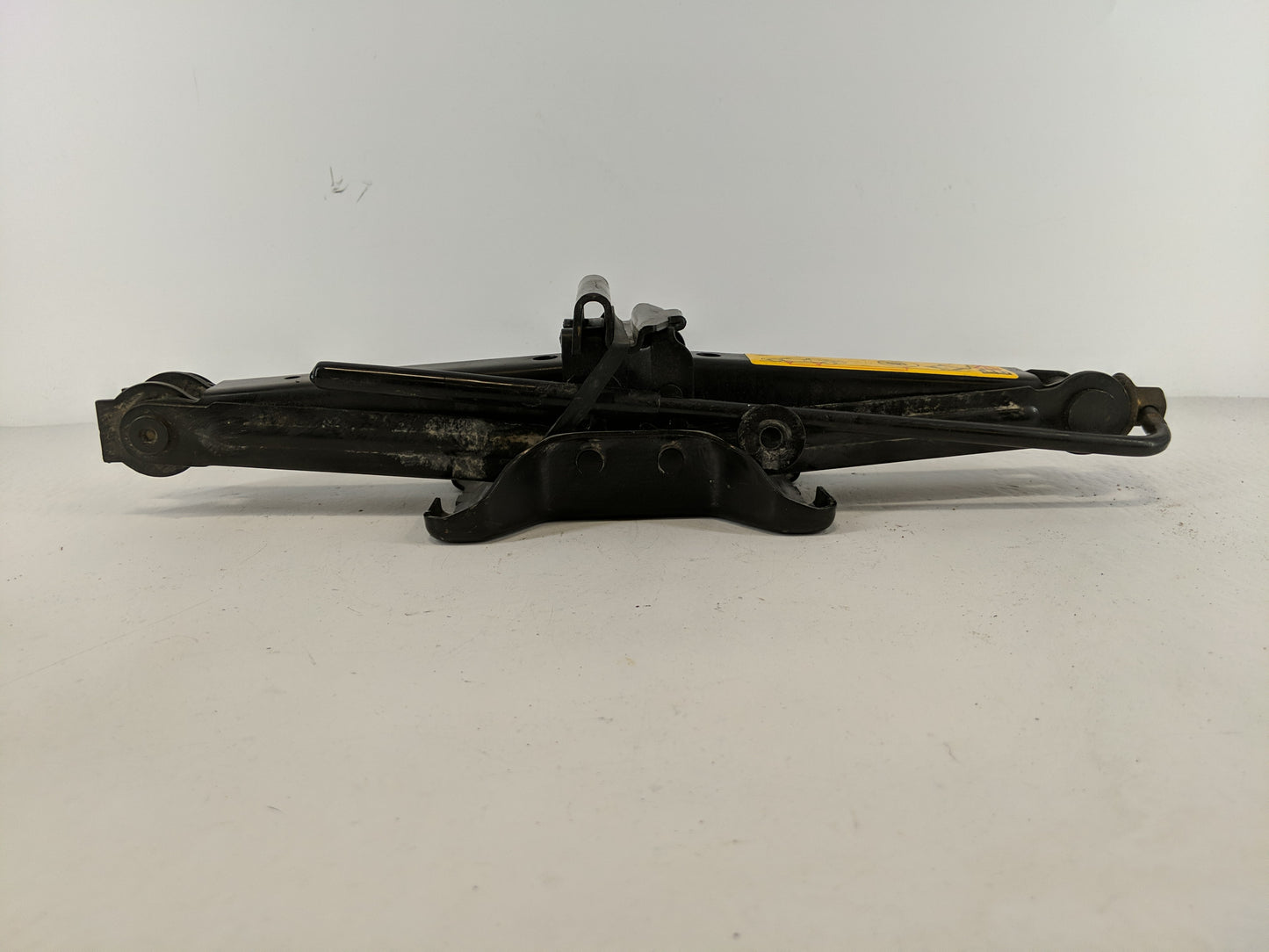 2015 Ford Fiesta Spare Scissor Car Jack 1100778 - Oemusedautoparts1.com
