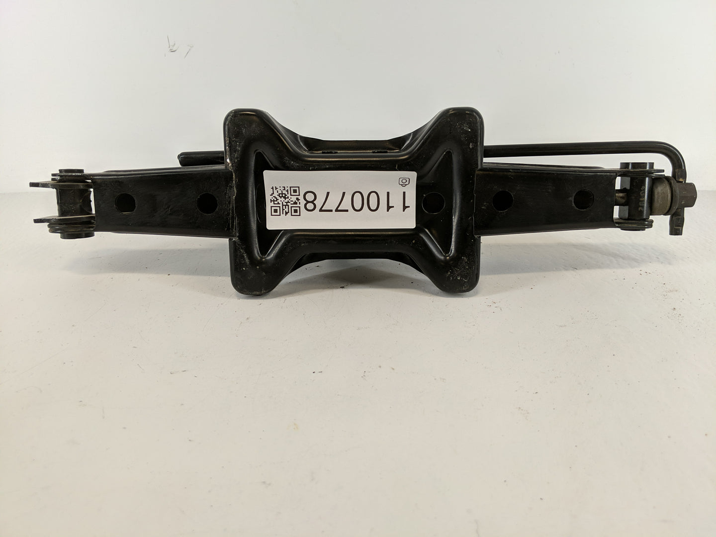 2015 Ford Fiesta Spare Scissor Car Jack 1100778 - Oemusedautoparts1.com