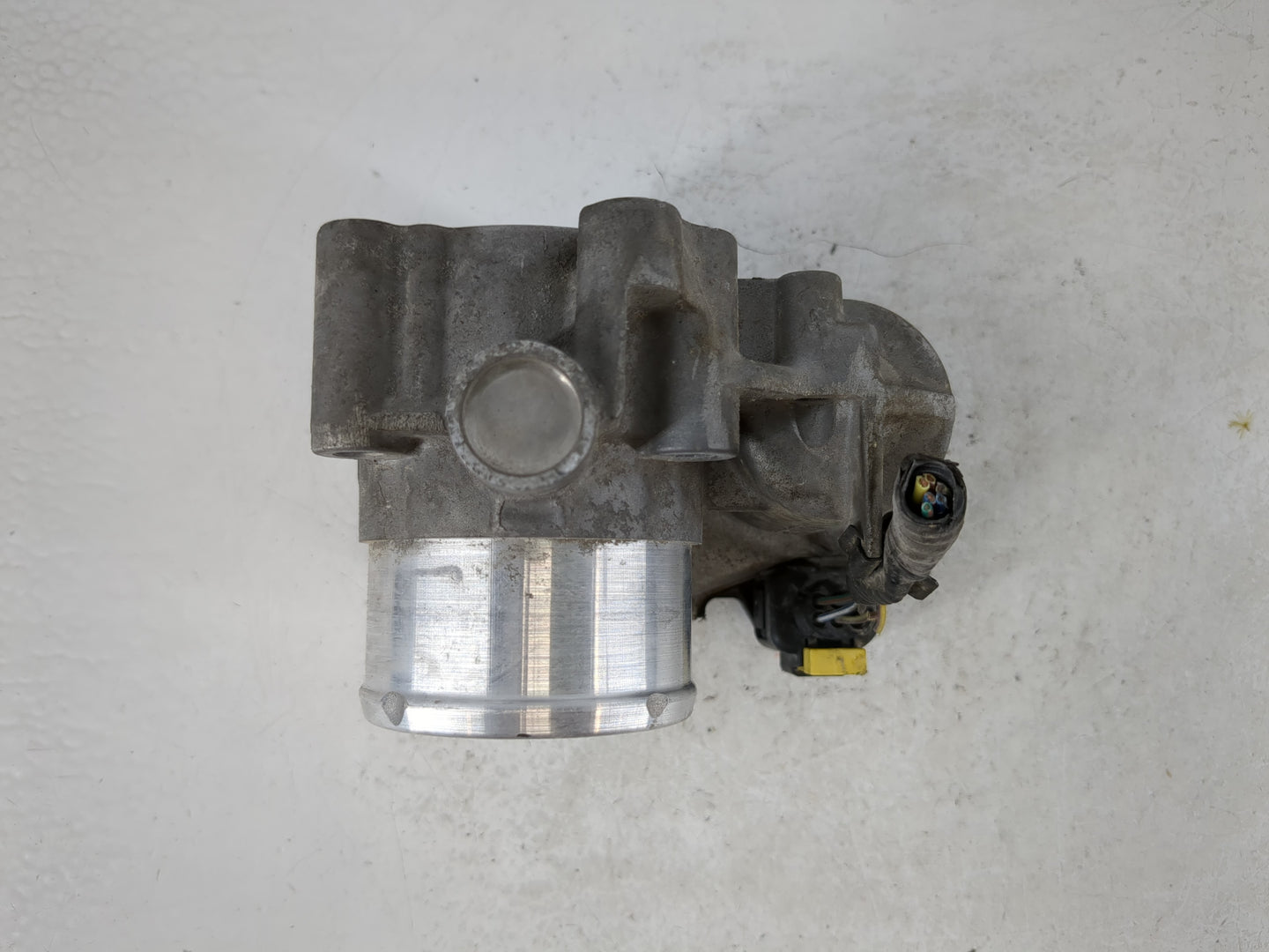 2014-2019 Ford Fiesta Throttle Body P/N:7G7G-9F991-CA Fits Fits 2013 2014 2015 2016 2017 2018 2019 OEM Used Auto Parts - Oem