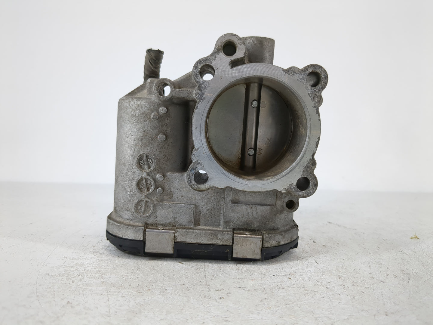 2014-2019 Ford Fiesta Throttle Body P/N:7G7G-9F991-CA Fits Fits 2013 2014 2015 2016 2017 2018 2019 OEM Used Auto Parts - Oem