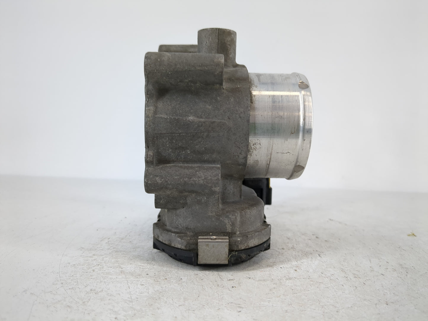 2014-2019 Ford Fiesta Throttle Body P/N:7G7G-9F991-CA Fits Fits 2013 2014 2015 2016 2017 2018 2019 OEM Used Auto Parts - Oem