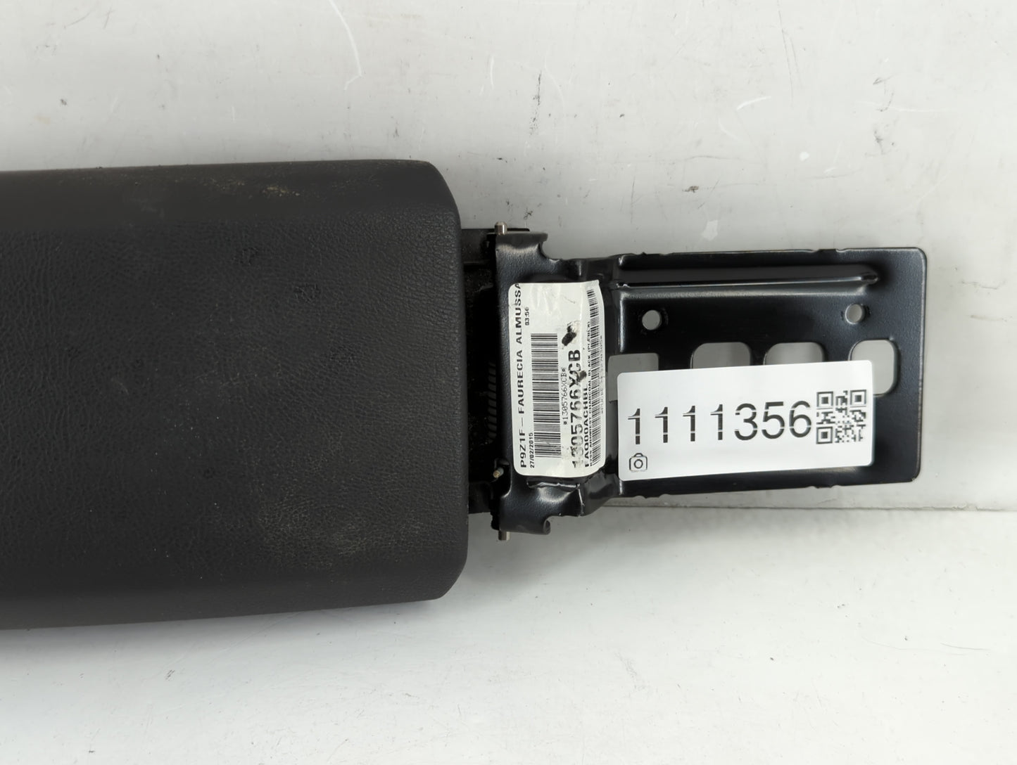2014-2019 Ford Fiesta Center Console Armrest Cover Lid P/N:P9Z1F-FURECIA Fits Fits 2014 2015 2016 2017 2018 2019 OEM Used Au