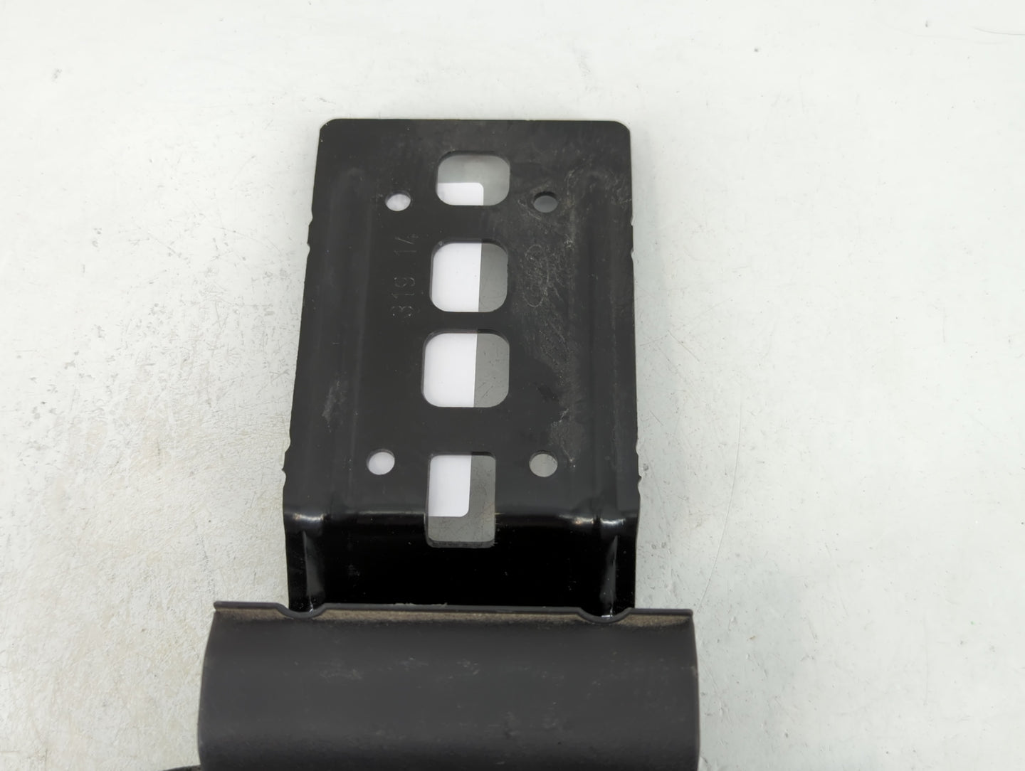 2014-2019 Ford Fiesta Center Console Armrest Cover Lid P/N:P9Z1F-FURECIA Fits Fits 2014 2015 2016 2017 2018 2019 OEM Used Au