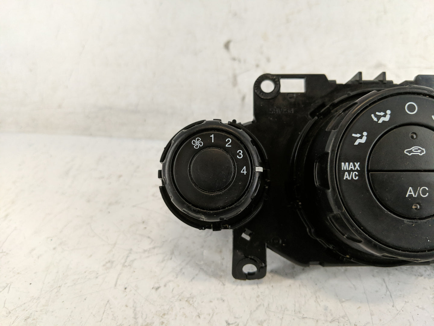 2014-2019 Ford Fiesta Climate Control Module Temperature AC/Heater Replacement P/N:D2BT 19980 AE Fits OEM Used Auto Parts - 