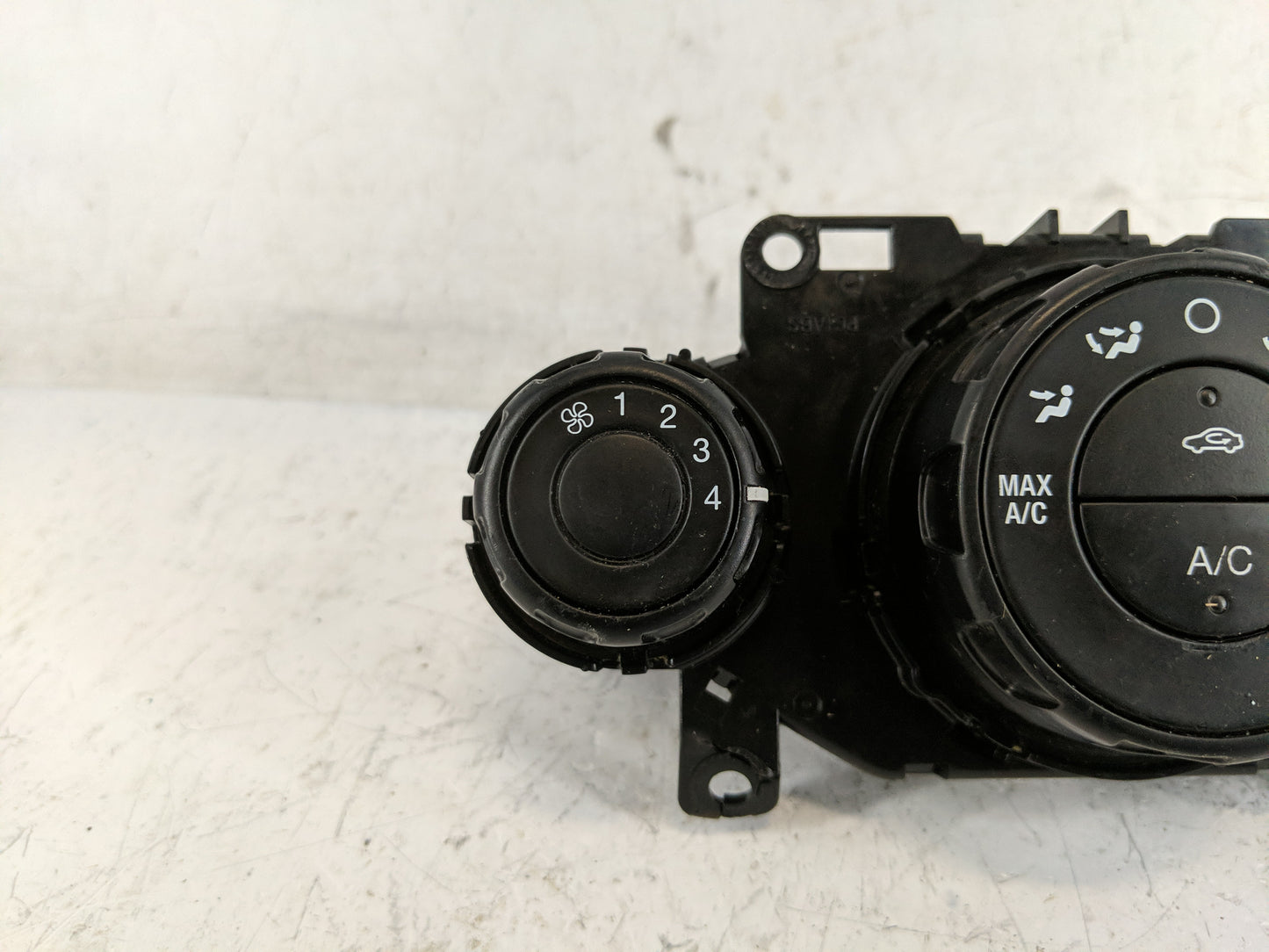 2014-2019 Ford Fiesta Climate Control Module Temperature AC/Heater Replacement P/N:D2BT 19980 AE Fits OEM Used Auto Parts - 