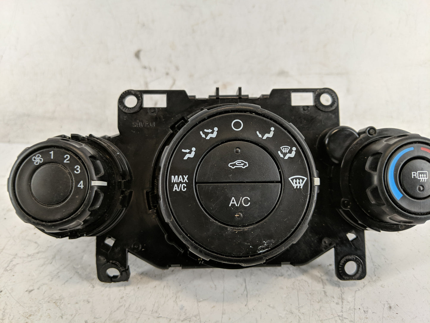 2014-2019 Ford Fiesta Climate Control Module Temperature AC/Heater Replacement P/N:D2BT 19980 AE Fits OEM Used Auto Parts - 
