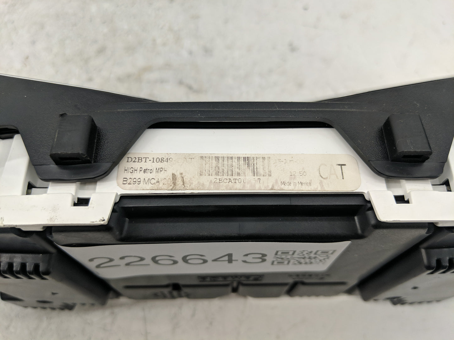 2015-2017 Ford Fiesta Instrument Cluster Speedometer Gauges P/N:D2BT-10849-CAT Fits Fits 2015 2016 2017 OEM Used Auto Parts 