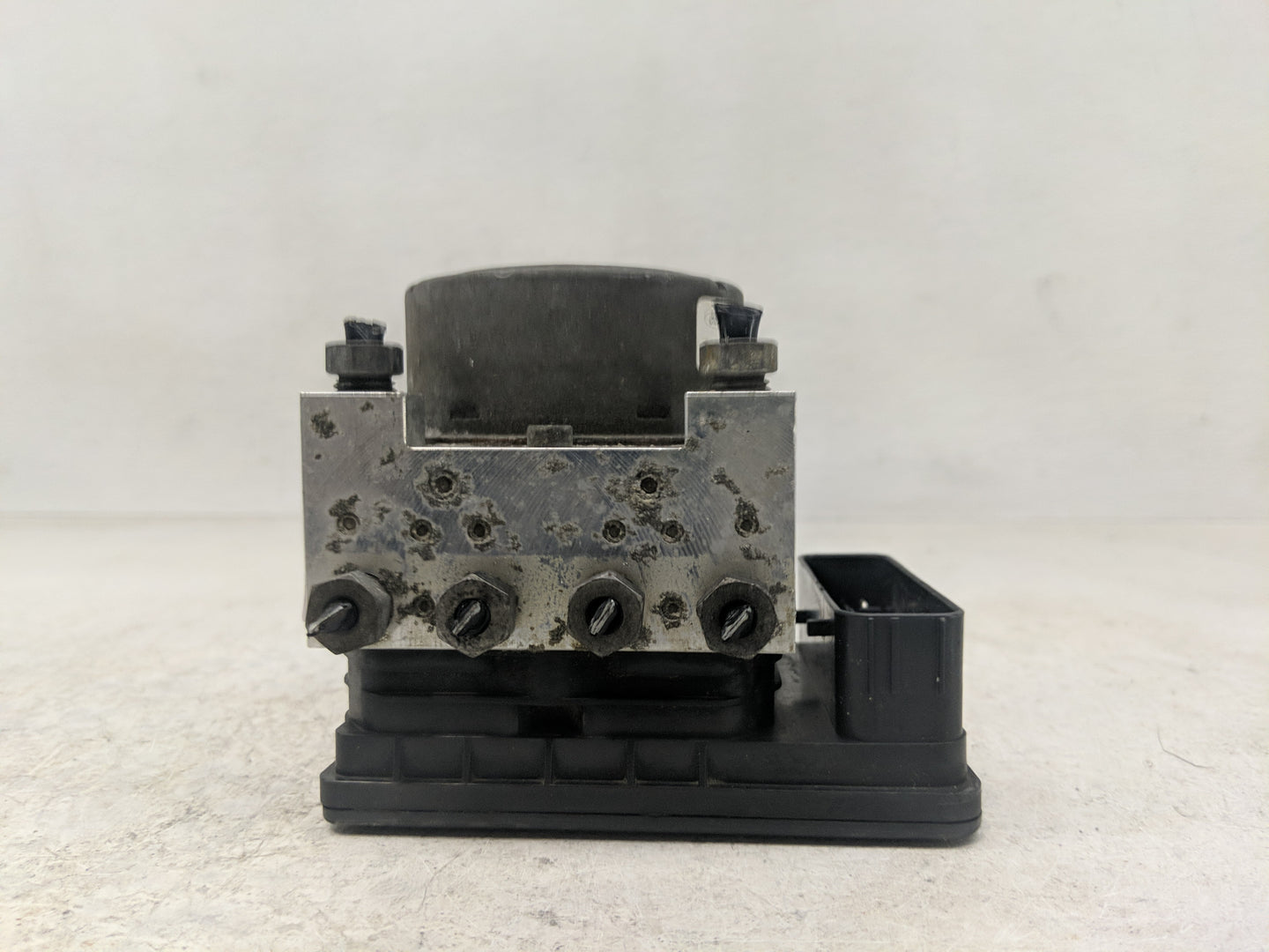 2014-2019 Ford Fiesta ABS Pump Control Module Replacement P/N:D2BC-2C405-DB D2BC-2C219-DB Fits Fits 2014 2015 2016 2017 2018