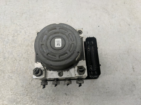 2014-2019 Ford Fiesta ABS Pump Control Module Replacement P/N:D2BC-2C405-DB D2BC-2C219-DB Fits Fits 2014 2015 2016 2017 2018 2019 OEM Used Auto Parts