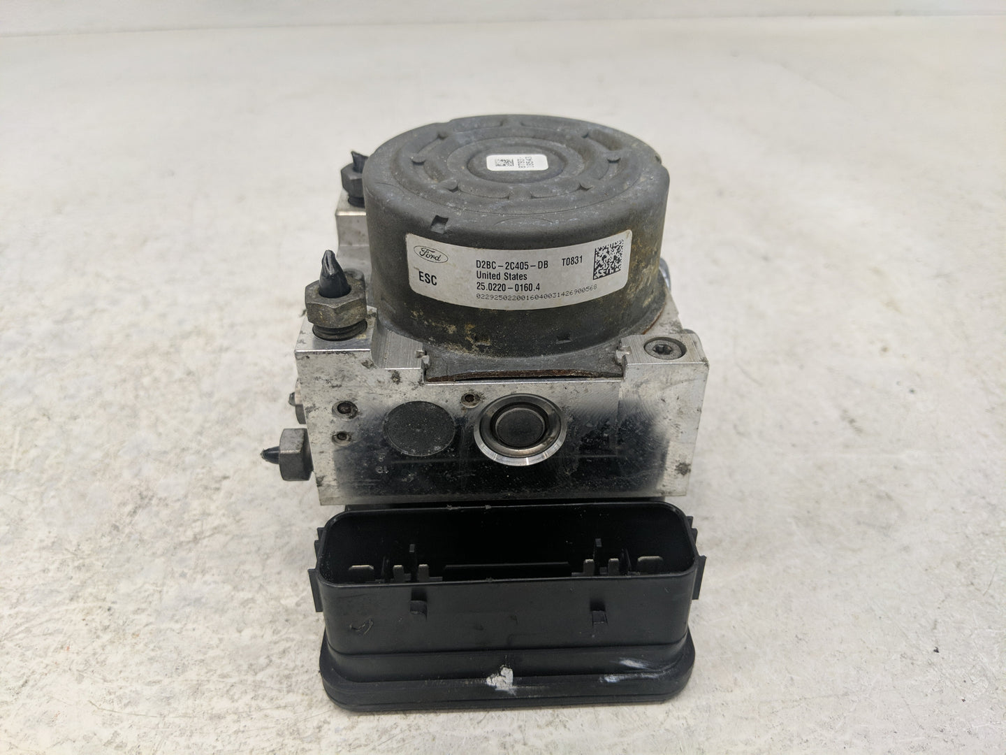2014-2019 Ford Fiesta ABS Pump Control Module Replacement P/N:D2BC-2C405-DB D2BC-2C219-DB Fits Fits 2014 2015 2016 2017 2018