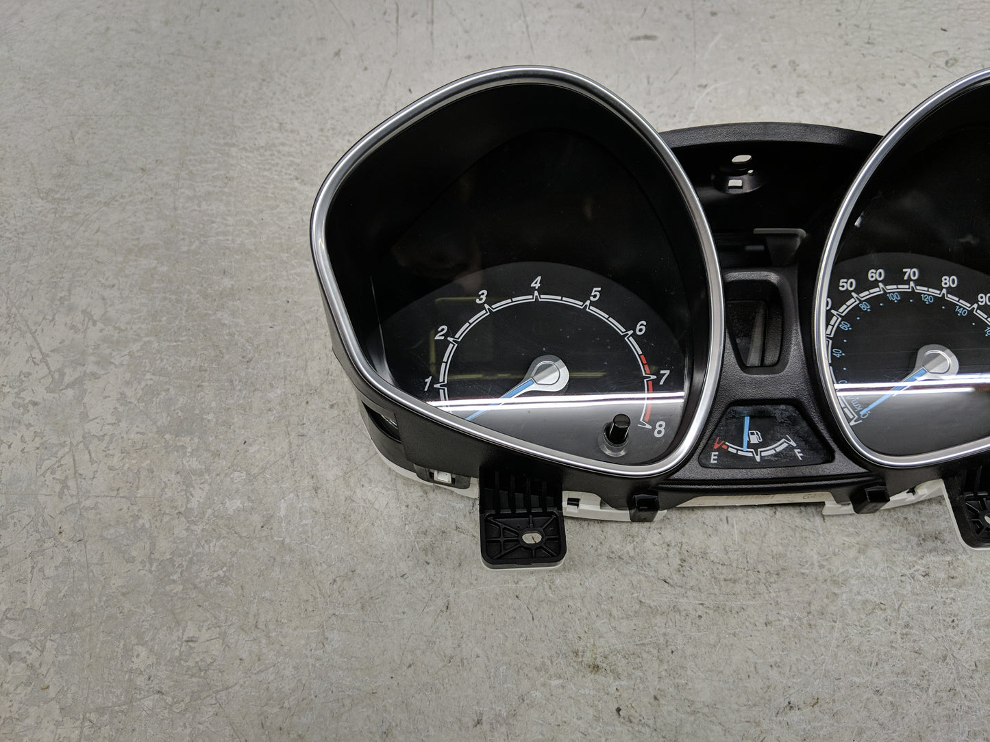 2015-2017 Ford Fiesta Instrument Cluster Speedometer Gauges P/N:D2BT-10849-GAR Fits Fits 2015 2016 2017 OEM Used Auto Parts 