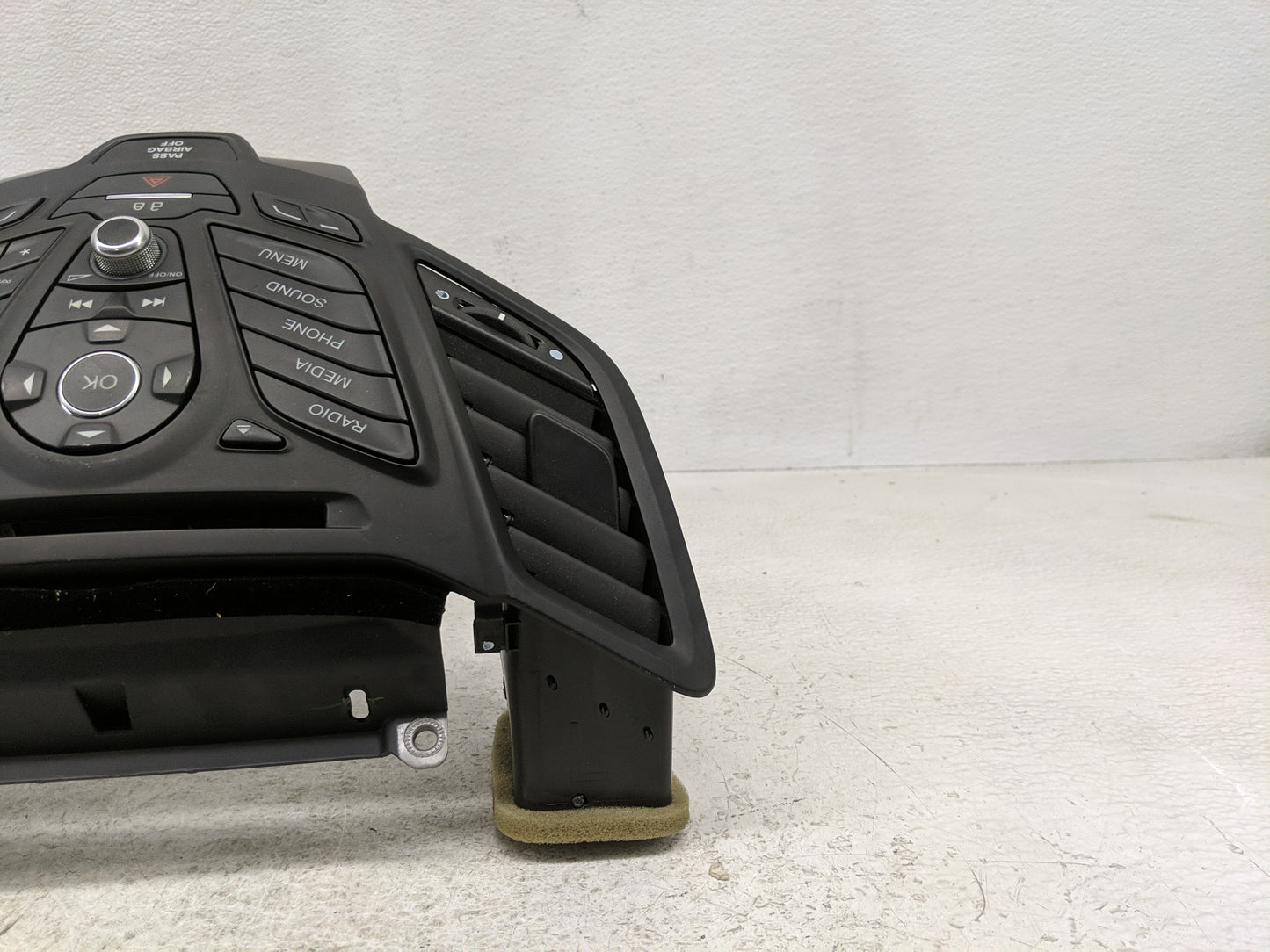 2015-2019 Ford Fiesta Radio Control Panel - Oemusedautoparts1.com