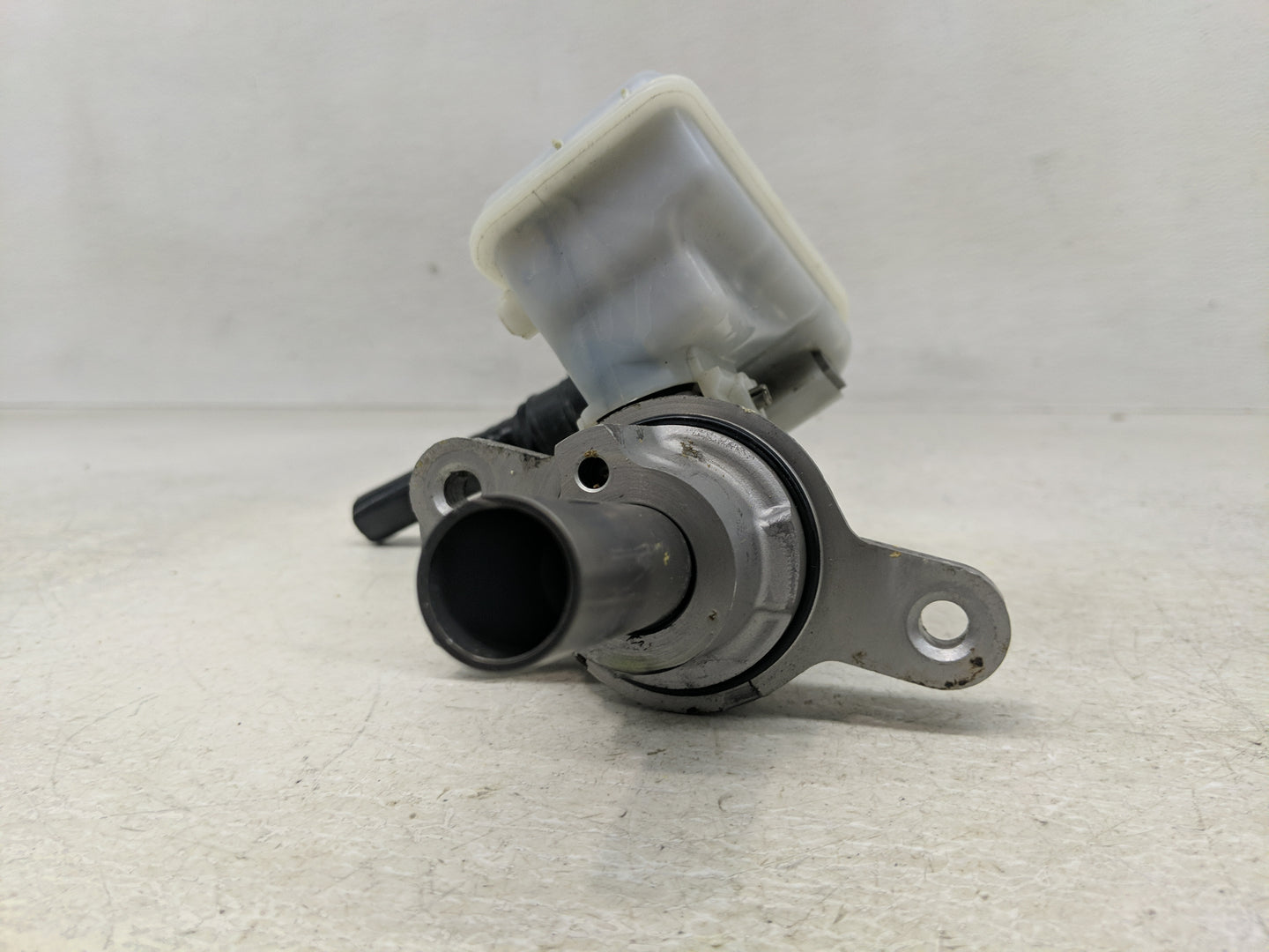 2011-2019 Ford Fiesta Brake Master Cylinder - Oemusedautoparts1.com