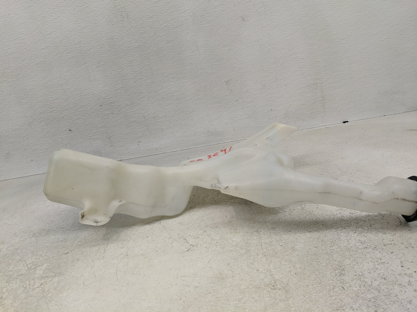 2011-2019 Ford Fiesta Windshield Washer Fluid Reservoir Bottle Oem - Oemusedautoparts1.com
