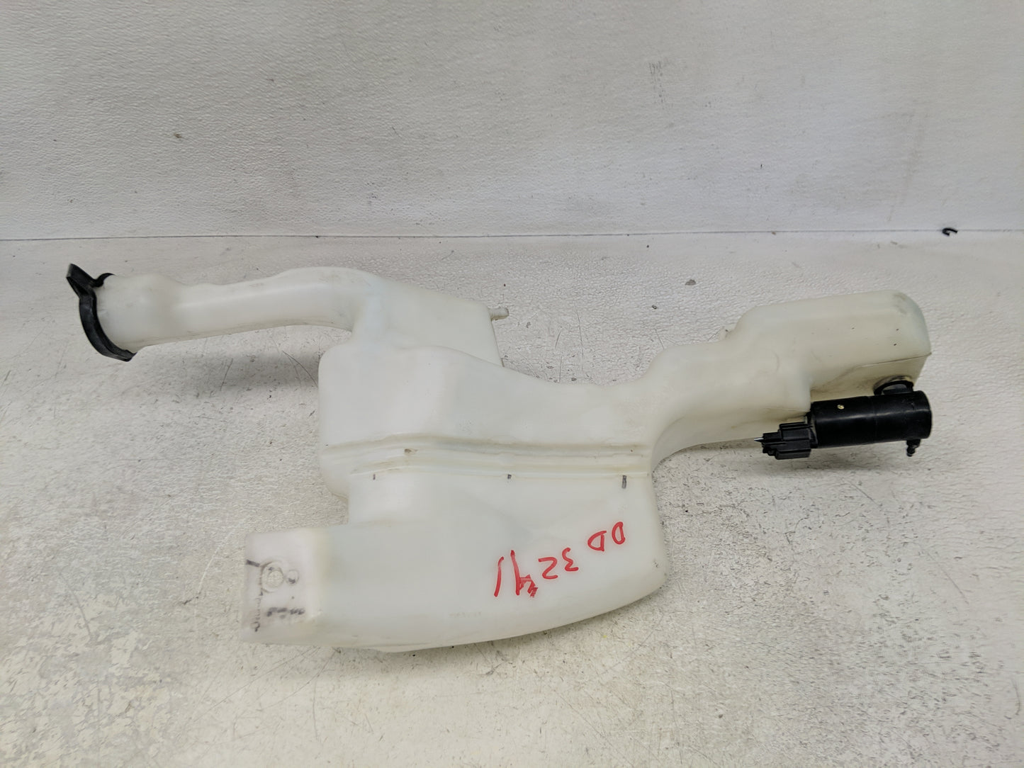 2011-2019 Ford Fiesta Windshield Washer Fluid Reservoir Bottle Oem - Oemusedautoparts1.com