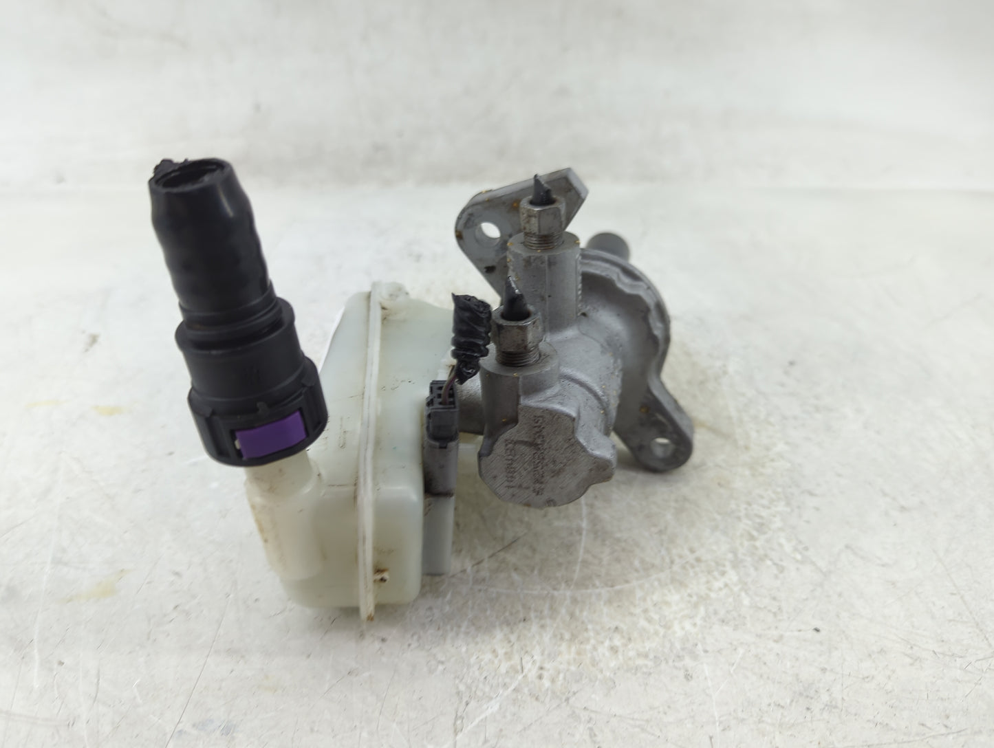 2011-2019 Ford Fiesta Brake Master Cylinder - Oemusedautoparts1.com
