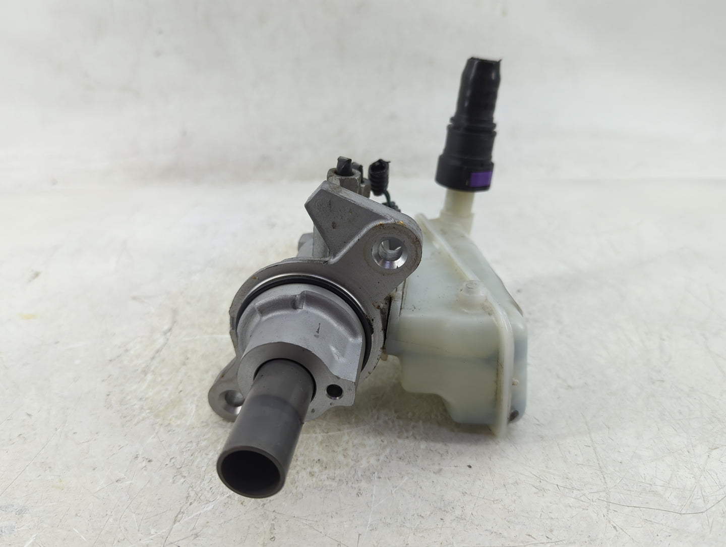 2011-2019 Ford Fiesta Brake Master Cylinder - Oemusedautoparts1.com