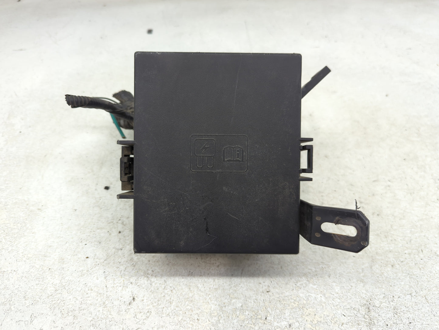 2014-2019 Ford Fiesta Fusebox Fuse Box Panel Relay Module P/N:6001389001 Fits Fits 2014 2015 2016 2017 2018 2019 OEM Used Au