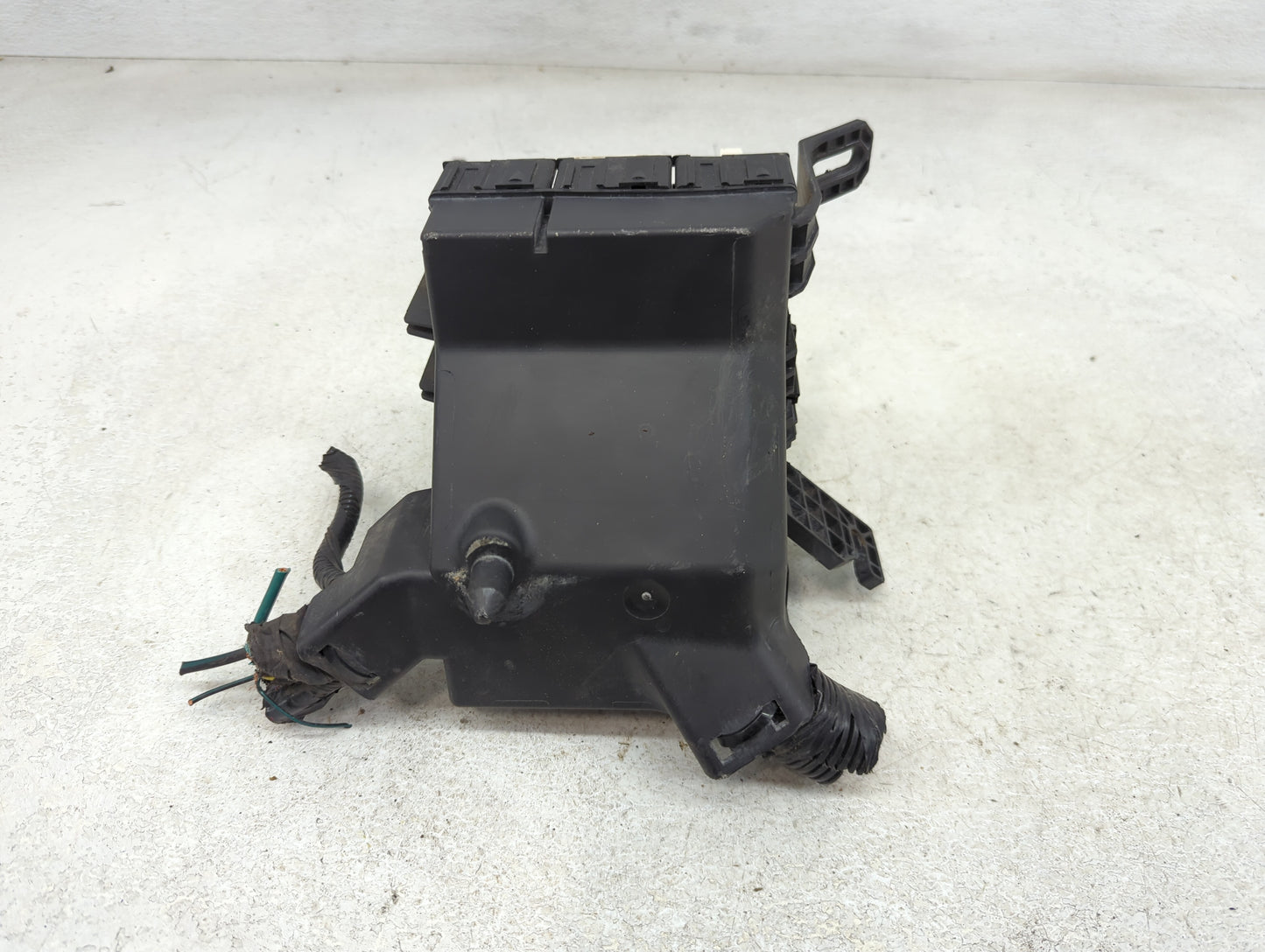 2014-2019 Ford Fiesta Fusebox Fuse Box Panel Relay Module P/N:6001389001 Fits Fits 2014 2015 2016 2017 2018 2019 OEM Used Au