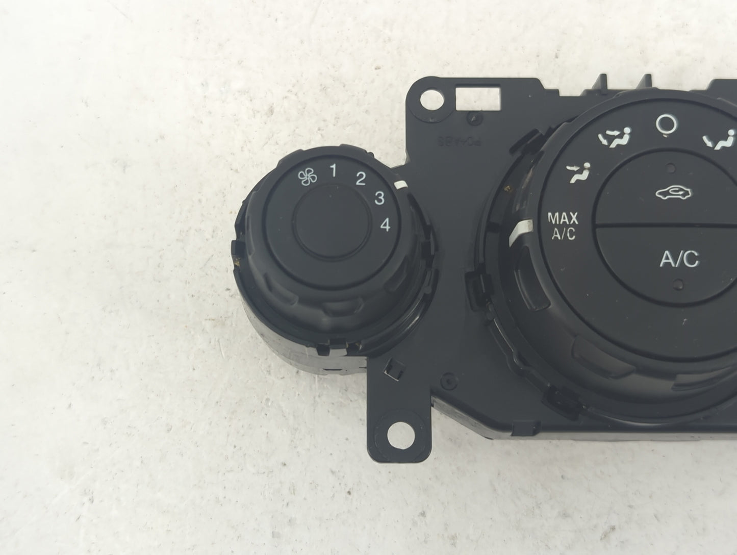 2014-2019 Ford Fiesta Climate Control Module Temperature AC/Heater Replacement P/N:D2BT 19980 AE Fits OEM Used Auto Parts - 