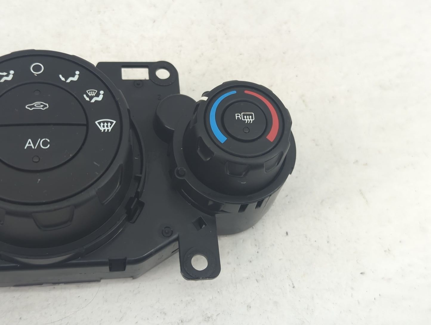 2014-2019 Ford Fiesta Climate Control Module Temperature AC/Heater Replacement P/N:D2BT 19980 AE Fits OEM Used Auto Parts - 
