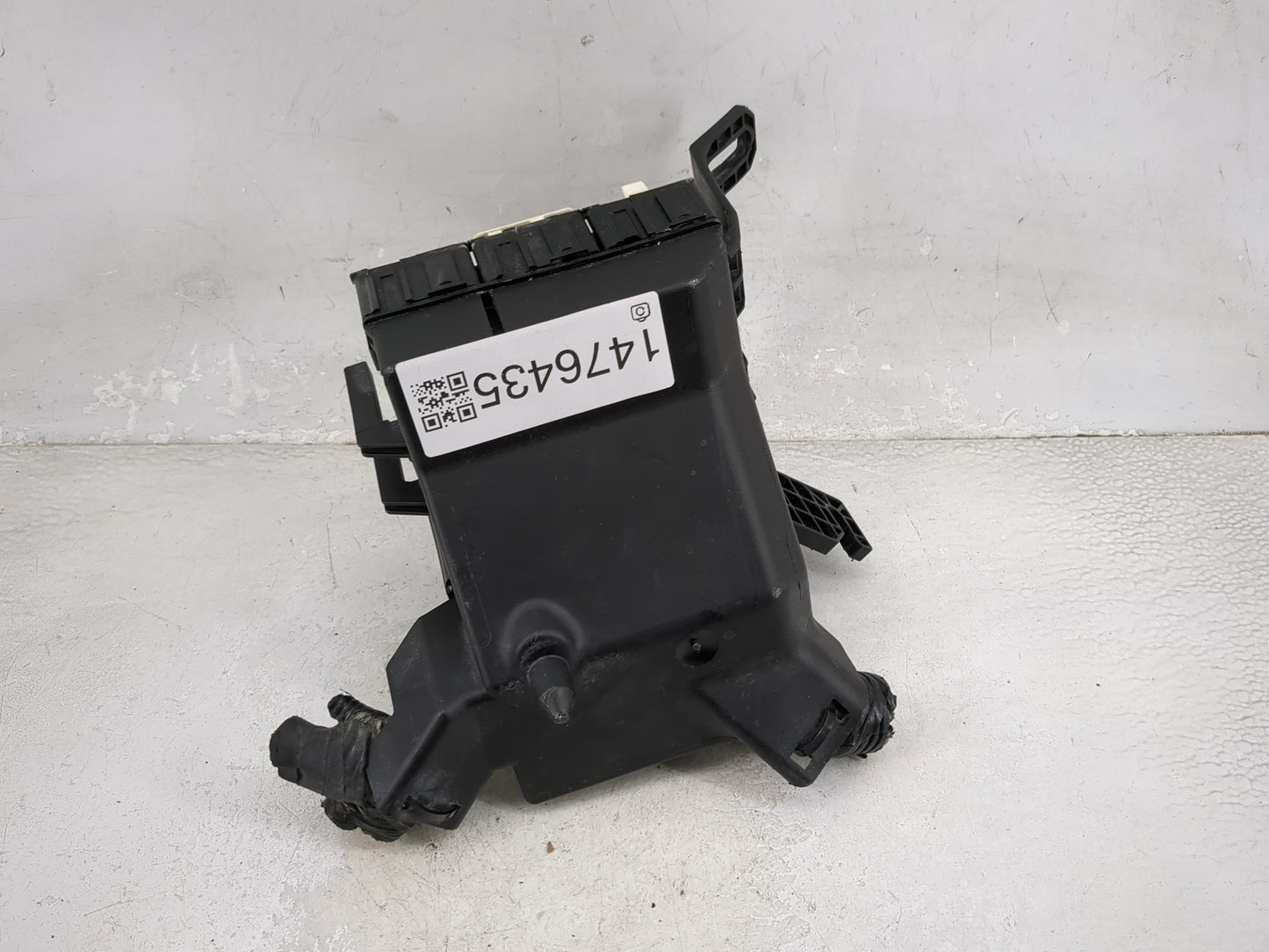 2014-2019 Ford Fiesta Fusebox Fuse Box Panel Relay Module P/N:9L2T-14B192-AA BT2T-14B192-AA Fits OEM Used Auto Parts - Oemus