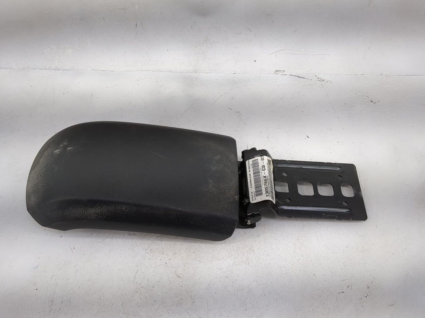2014-2019 Ford Fiesta Center Console Armrest Cover Lid P/N:1305766X-CB-03 1305766XCB03 Fits Fits 2014 2015 2016 2017 2018 20