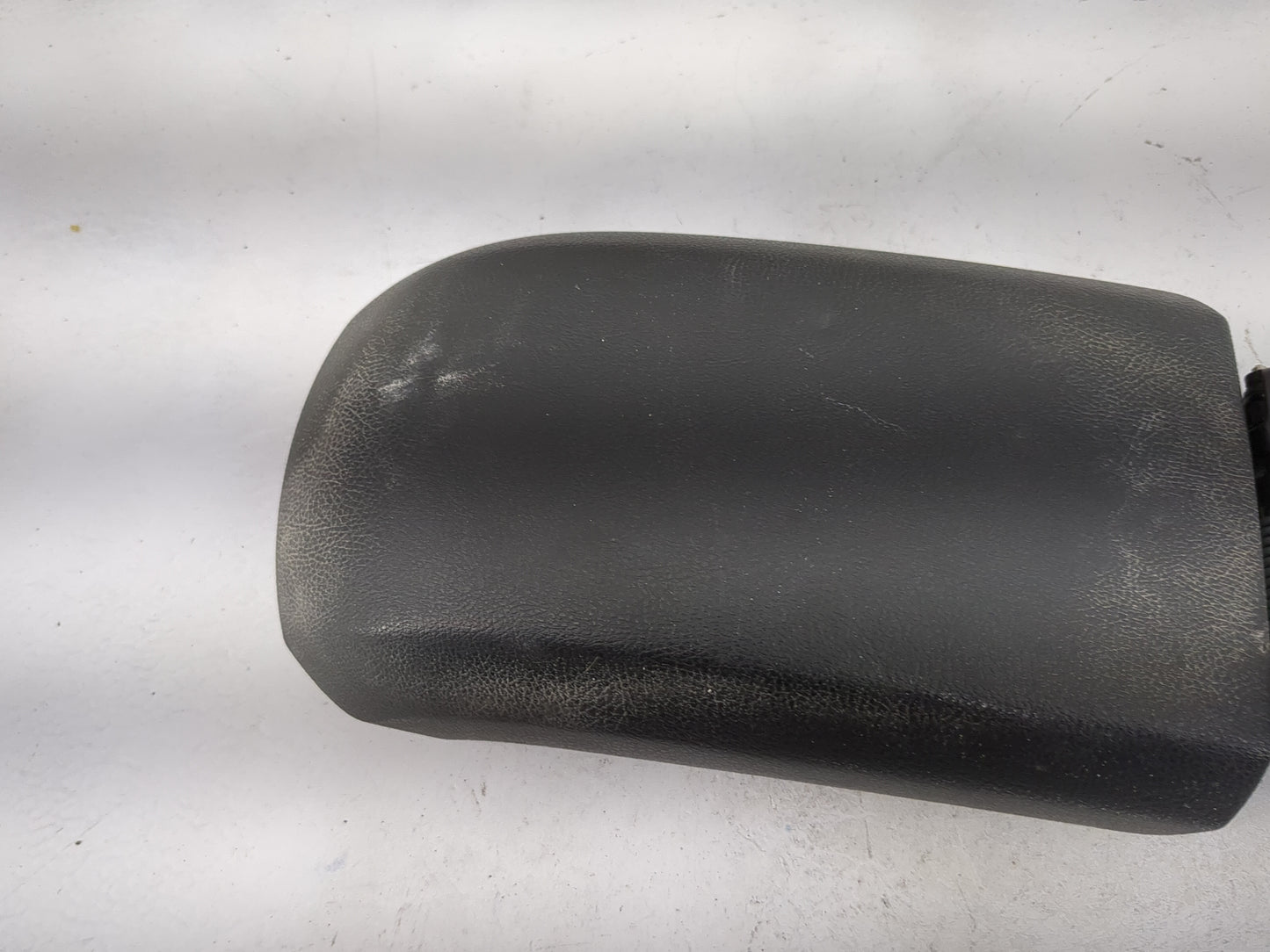 2014-2019 Ford Fiesta Center Console Armrest Cover Lid P/N:1305766X-CB-03 1305766XCB03 Fits Fits 2014 2015 2016 2017 2018 20