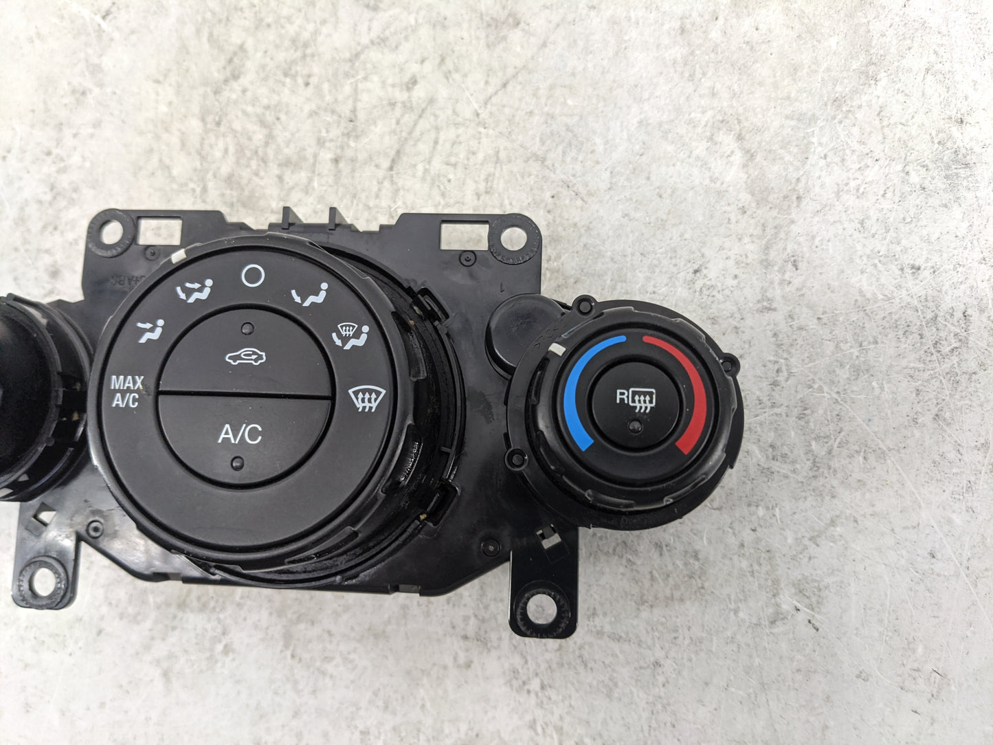 2014-2019 Ford Fiesta Climate Control Module Temperature AC/Heater Replacement P/N:D2BT 19980 AE Fits OEM Used Auto Parts - 