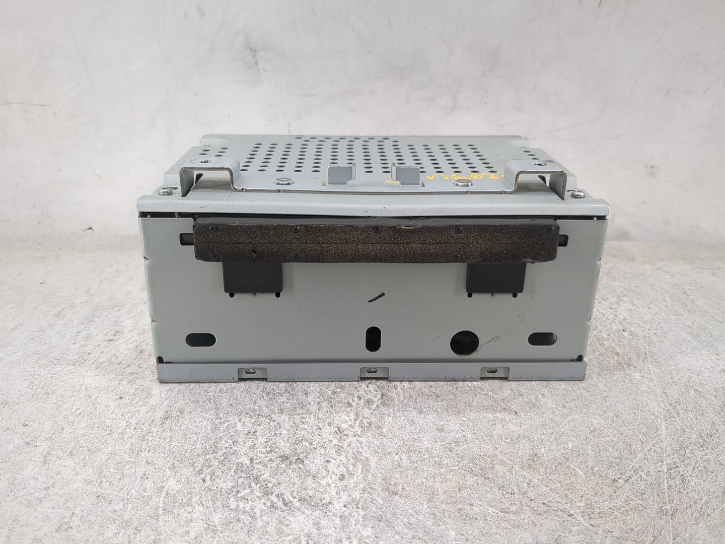 2015-2016 Ford Fiesta Radio AM FM Cd Player Receiver Replacement P/N:D2BT-19C107-AF Fits Fits 2015 2016 OEM Used Auto Parts 