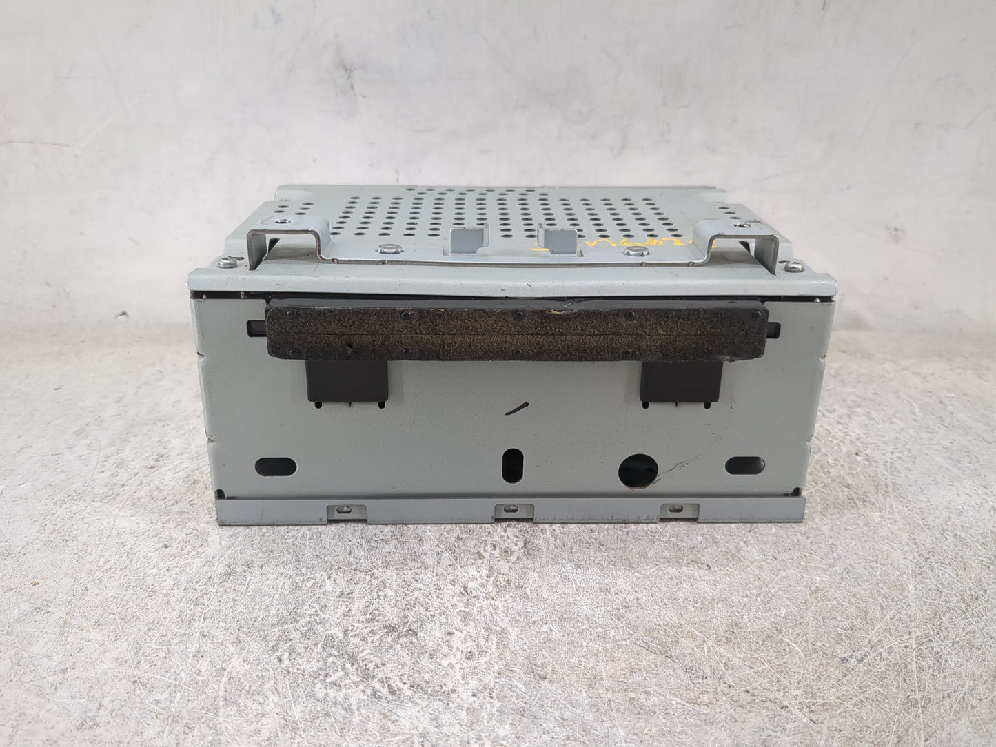 2015-2016 Ford Fiesta Radio AM FM Cd Player Receiver Replacement P/N:D2BT-19C107-AF Fits Fits 2015 2016 OEM Used Auto Parts 