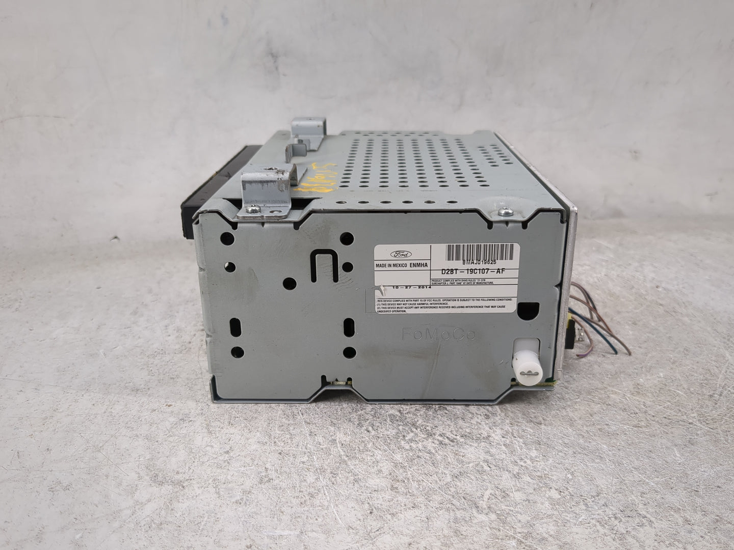 2015-2016 Ford Fiesta Radio AM FM Cd Player Receiver Replacement P/N:D2BT-19C107-AF Fits Fits 2015 2016 OEM Used Auto Parts 