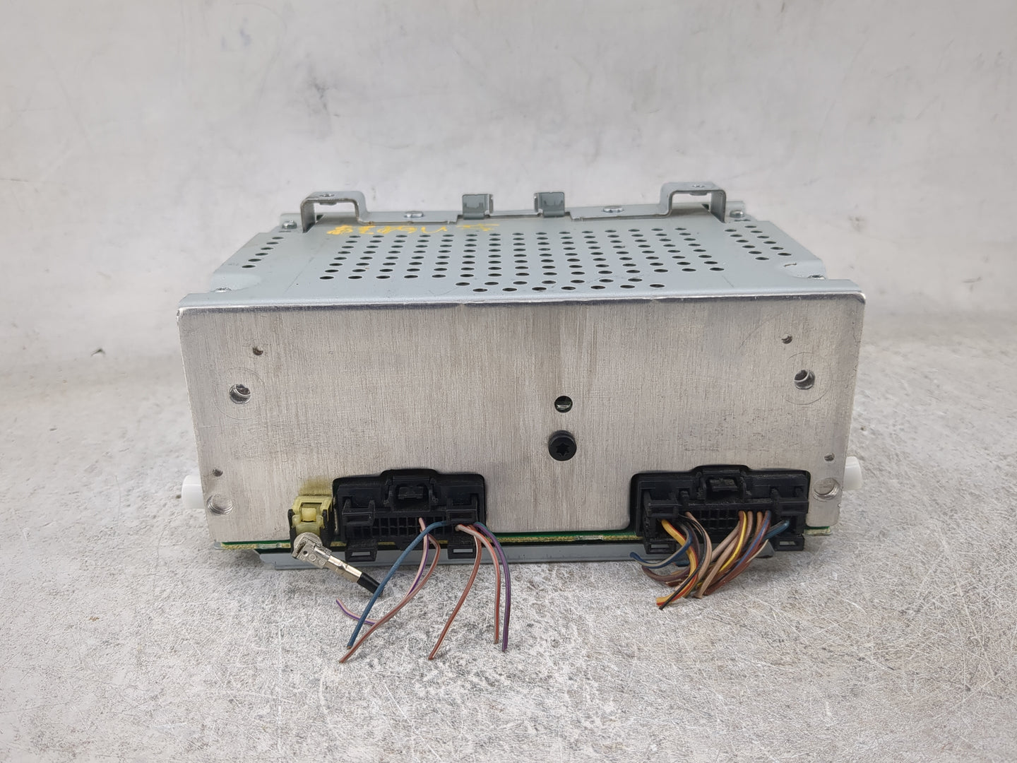 2015-2016 Ford Fiesta Radio AM FM Cd Player Receiver Replacement P/N:D2BT-19C107-AF Fits Fits 2015 2016 OEM Used Auto Parts 