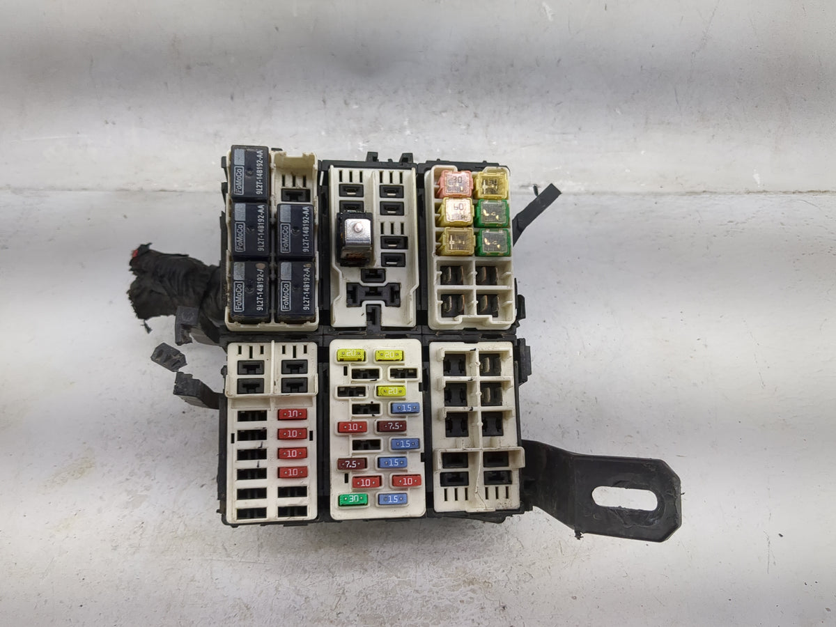 2014-2019 Ford Fiesta Fusebox Fuse Box Panel Relay Module P/N:9L2T-14B192-AA Fits Fits 2014 2015 2016 2017 2018 2019 OEM Use