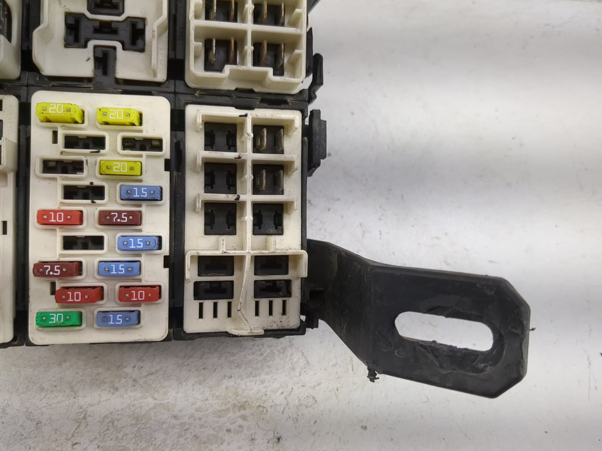 2014-2019 Ford Fiesta Fusebox Fuse Box Panel Relay Module P/N:9L2T-14B192-AA Fits Fits 2014 2015 2016 2017 2018 2019 OEM Use