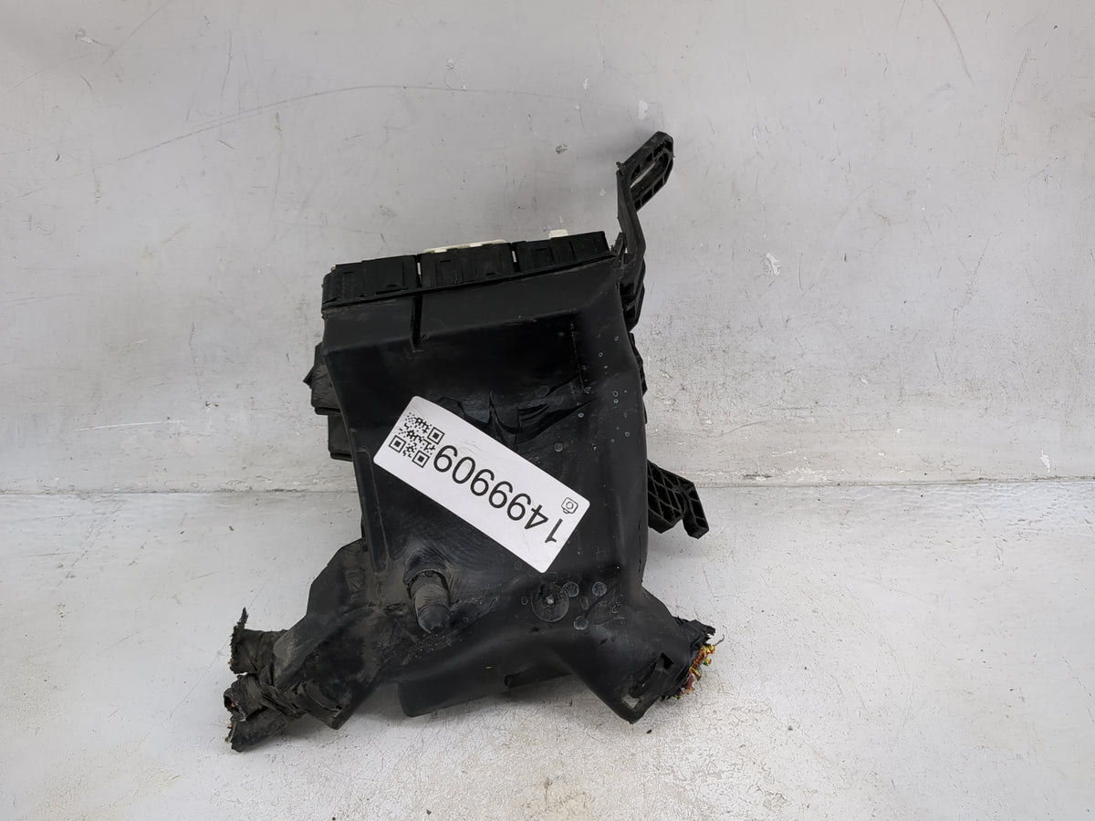 2014-2019 Ford Fiesta Fusebox Fuse Box Panel Relay Module P/N:9L2T-14B192-AA Fits Fits 2014 2015 2016 2017 2018 2019 OEM Use