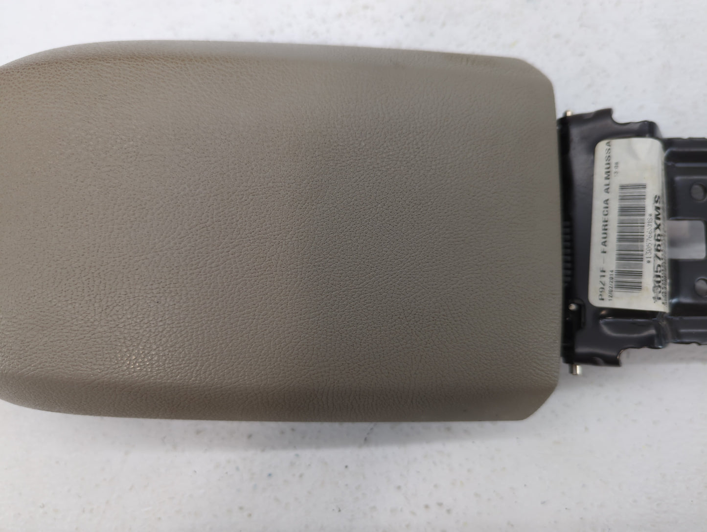2015 Ford Fiesta Center Console Armrest Cover Lid Beige - Oemusedautoparts1.com