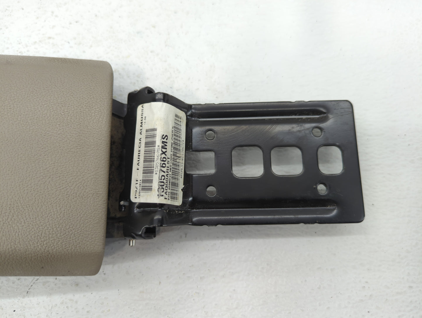 2015 Ford Fiesta Center Console Armrest Cover Lid Beige - Oemusedautoparts1.com