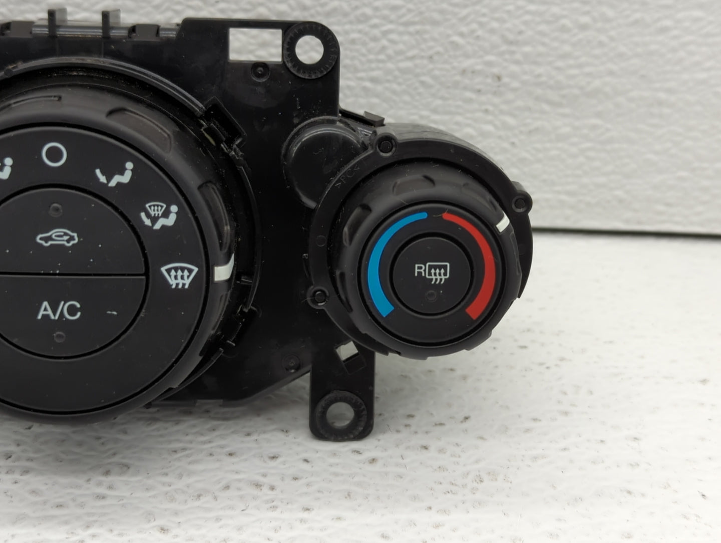 2014 Ford Fiesta Climate Control Module Temperature AC/Heater Replacement P/N:D2BT-19980-AE Fits OEM Used Auto Parts - Oemus