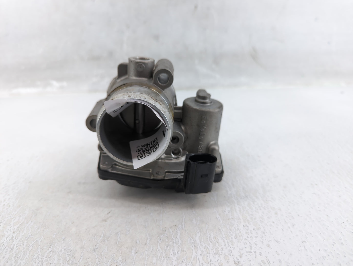 2014-2017 Ford Fiesta Throttle Body P/N:B17 008 0162 B14 490 0525 Fits Fits 2014 2015 2016 2017 2018 OEM Used Auto Parts - O