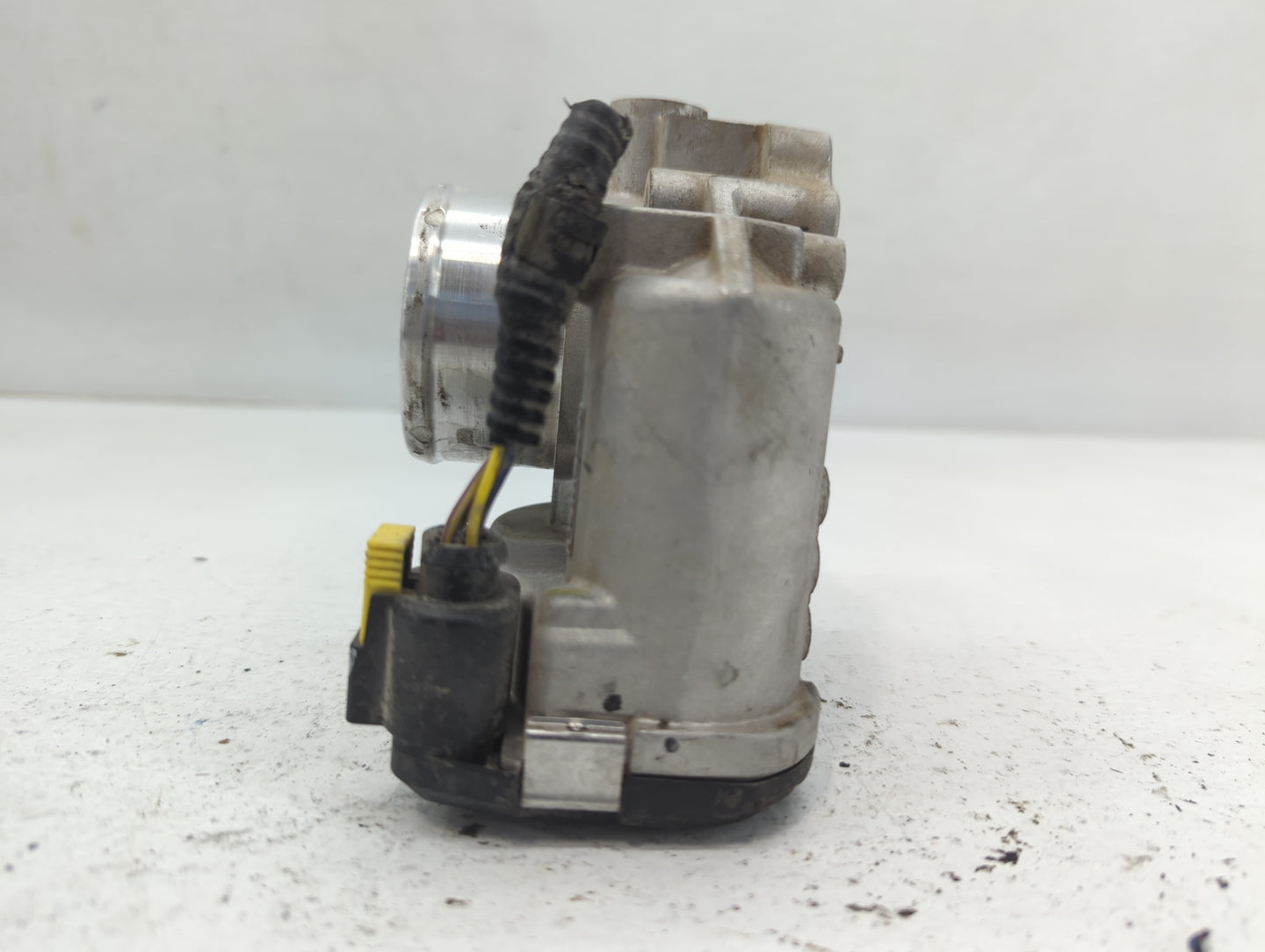 2014-2019 Ford Fiesta Throttle Body P/N:7S7G-9F991-CA Fits Fits 2013 2014 2015 2016 2017 2018 2019 OEM Used Auto Parts - Oem