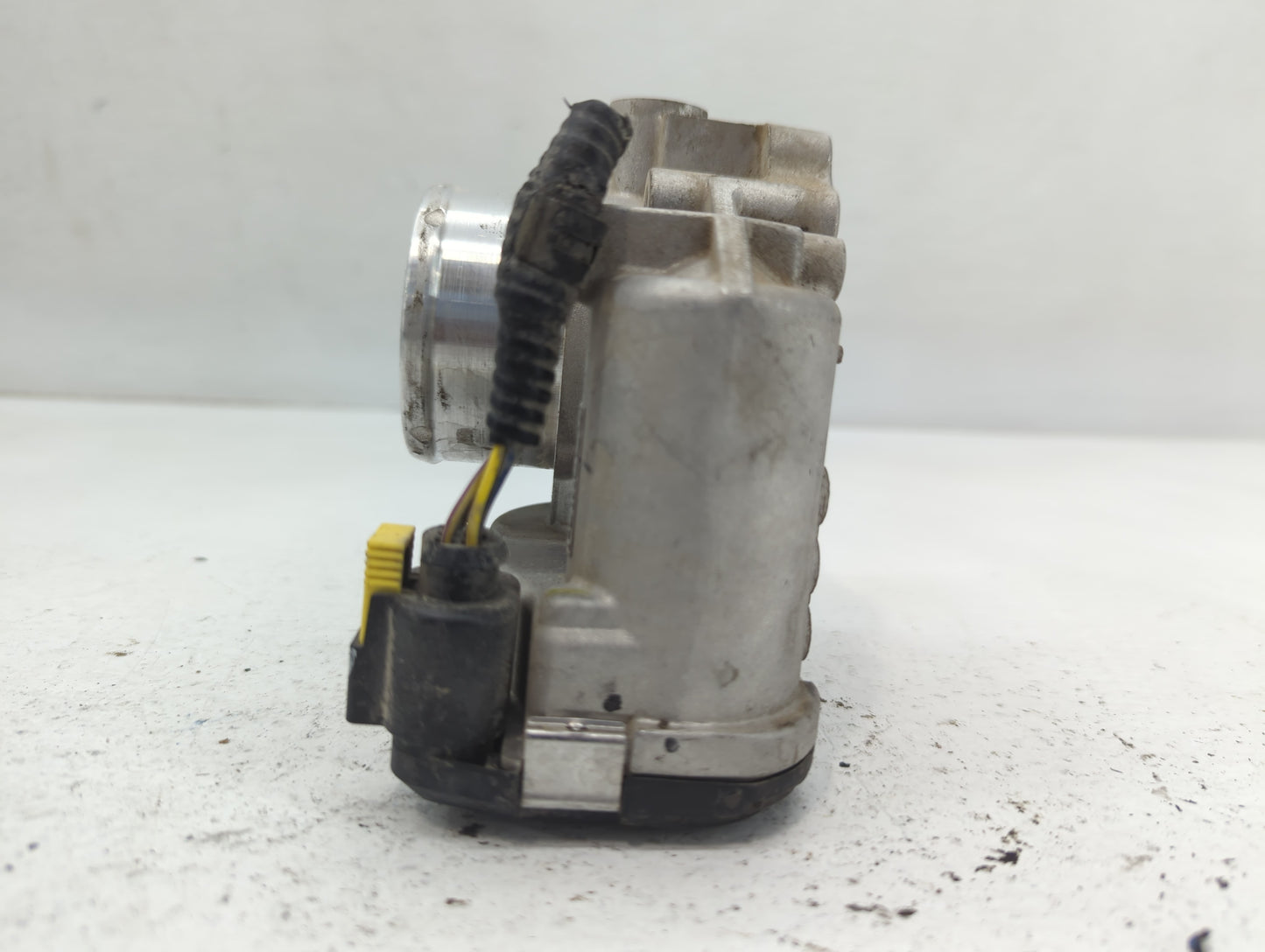 2014-2019 Ford Fiesta Throttle Body P/N:7S7G-9F991-CA Fits Fits 2013 2014 2015 2016 2017 2018 2019 OEM Used Auto Parts - Oem