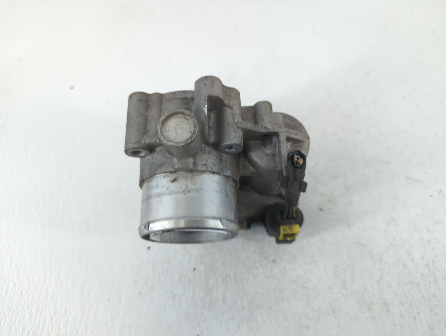 2015 Ford Fiesta Throttle Body P/N:7S7G-9F991-CA Fits Fits 2013 2014 2016 2017 2018 2019 2020 2021 2022 OEM Used Auto Parts 