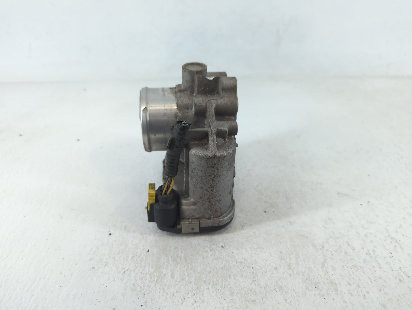 2015 Ford Fiesta Throttle Body P/N:7S7G-9F991-CA Fits Fits 2013 2014 2016 2017 2018 2019 2020 2021 2022 OEM Used Auto Parts 
