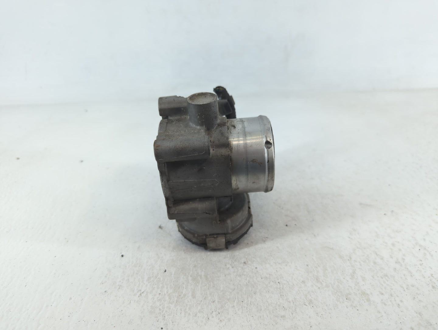 2015 Ford Fiesta Throttle Body P/N:7S7G-9F991-CA Fits Fits 2013 2014 2016 2017 2018 2019 2020 2021 2022 OEM Used Auto Parts 