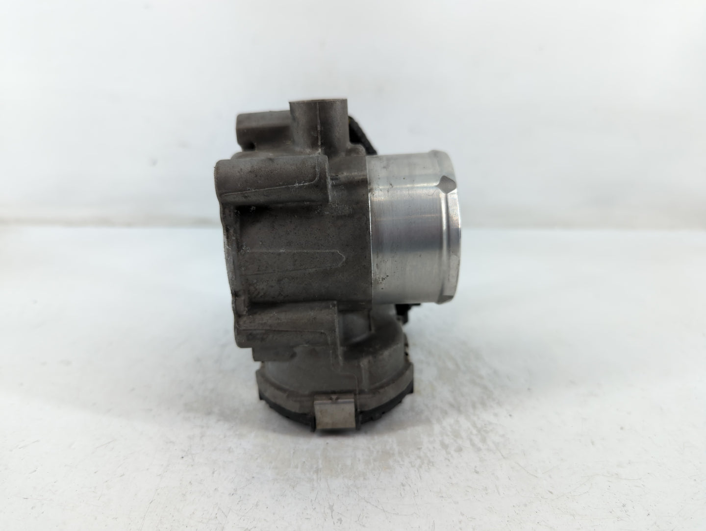 2014-2019 Ford Fiesta Throttle Body P/N:7S7G-9F991-CA Fits Fits 2013 2014 2015 2016 2017 2018 2019 OEM Used Auto Parts - Oem