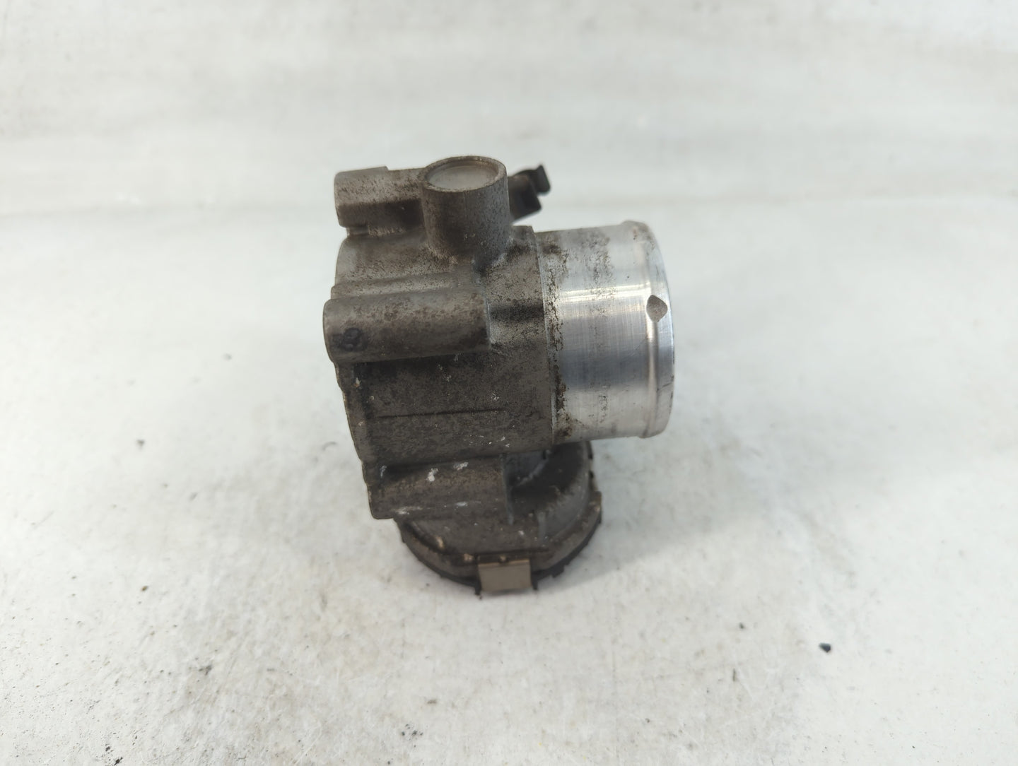 2014-2019 Ford Fiesta Throttle Body P/N:7S7G-9F991-CA Fits Fits 2013 2014 2015 2016 2017 2018 2019 OEM Used Auto Parts - Oem